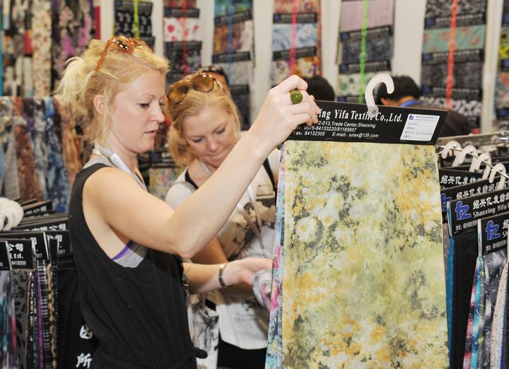 柯桥中国轻纺城到安昌马回桥多远,绍兴市中国轻纺城布行