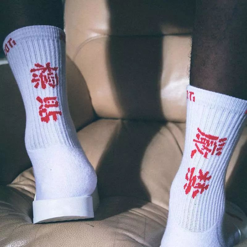 aj4涂鸦联名灰麂皮,aj4涂鸦与aj11