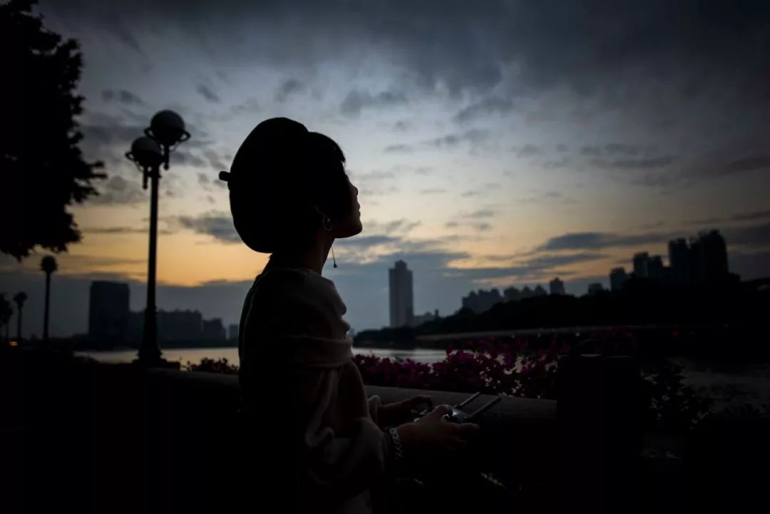 在广州打工90后女孩日常,90后女人在广州做什么