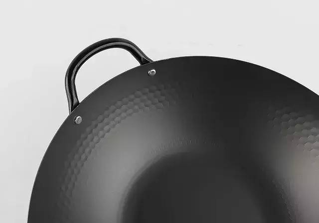 新买的锅有毒吗,新买的锅直接用了有毒