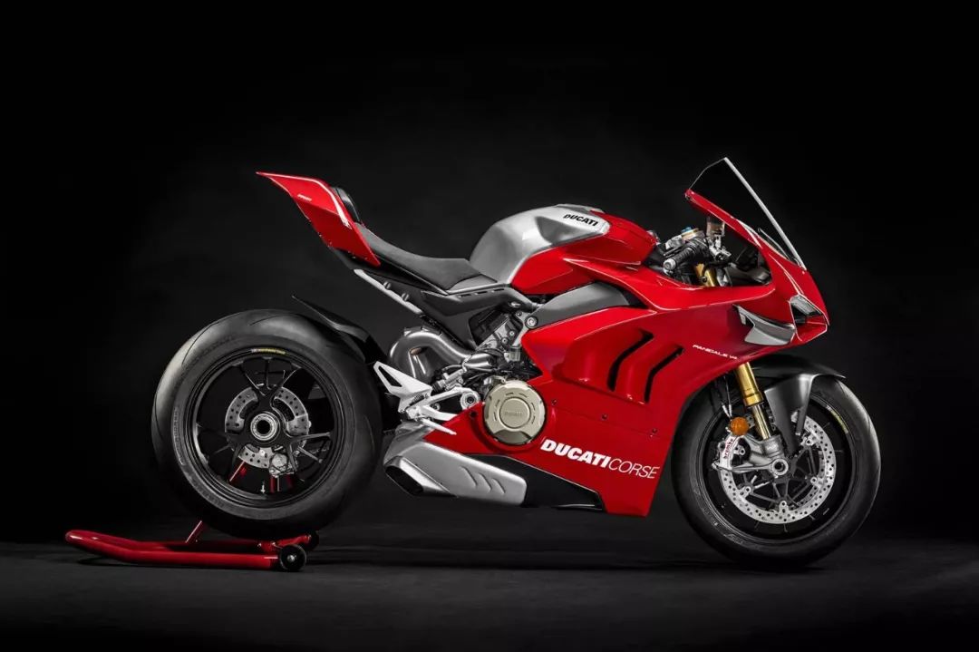 杜卡迪v4s马力机测试,有比杜卡迪v4马力大的超级跑车