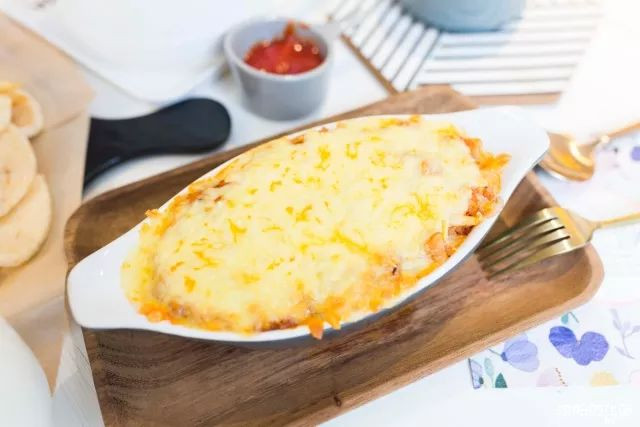 漂亮小姐姐开的网红店,高颜值小姐姐做美食