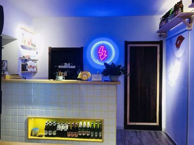 漂亮小姐姐开的网红店,高颜值小姐姐做美食