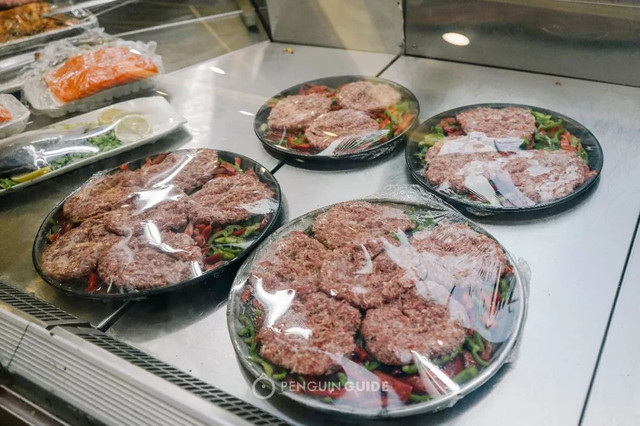 在这个魔幻的江南小城里,来一场烤肉和大饼的狂欢!