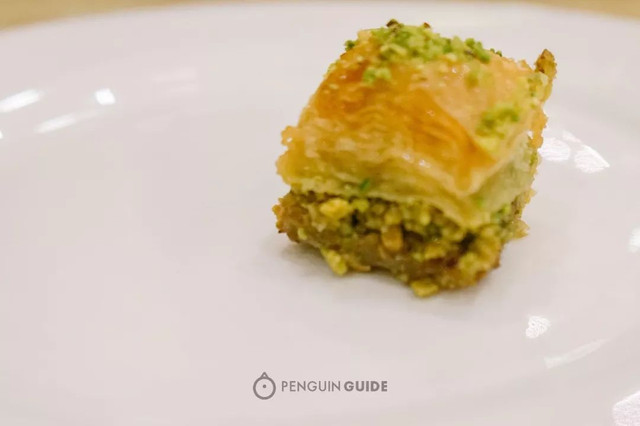 在这个魔幻的江南小城里,来一场烤肉和大饼的狂欢!