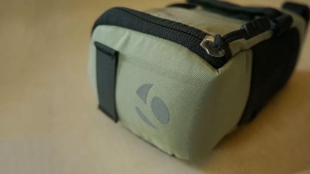 除了不可描述,夫妻出门比赛都带些啥?