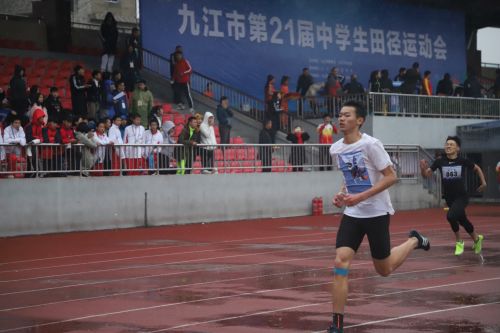 市直中学团体总分第三：金安健儿激情挥洒市中学生田径赛场