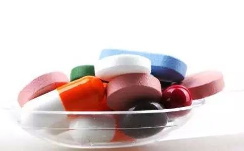 老人吃感冒药注意事项,一次感冒差点要了半条命