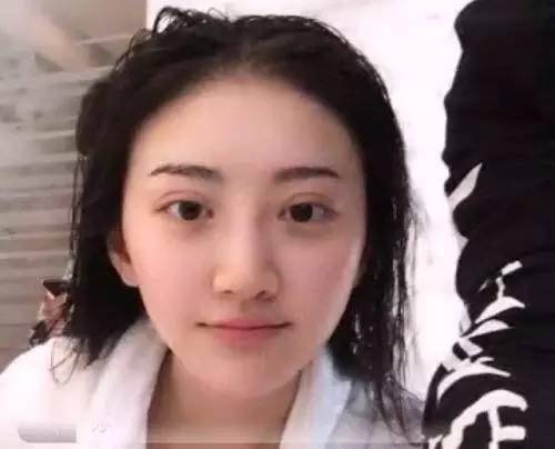 只听说蛋清能除皱，没想到瑞典皇室竟然用它来洗脸，还能去黑头！