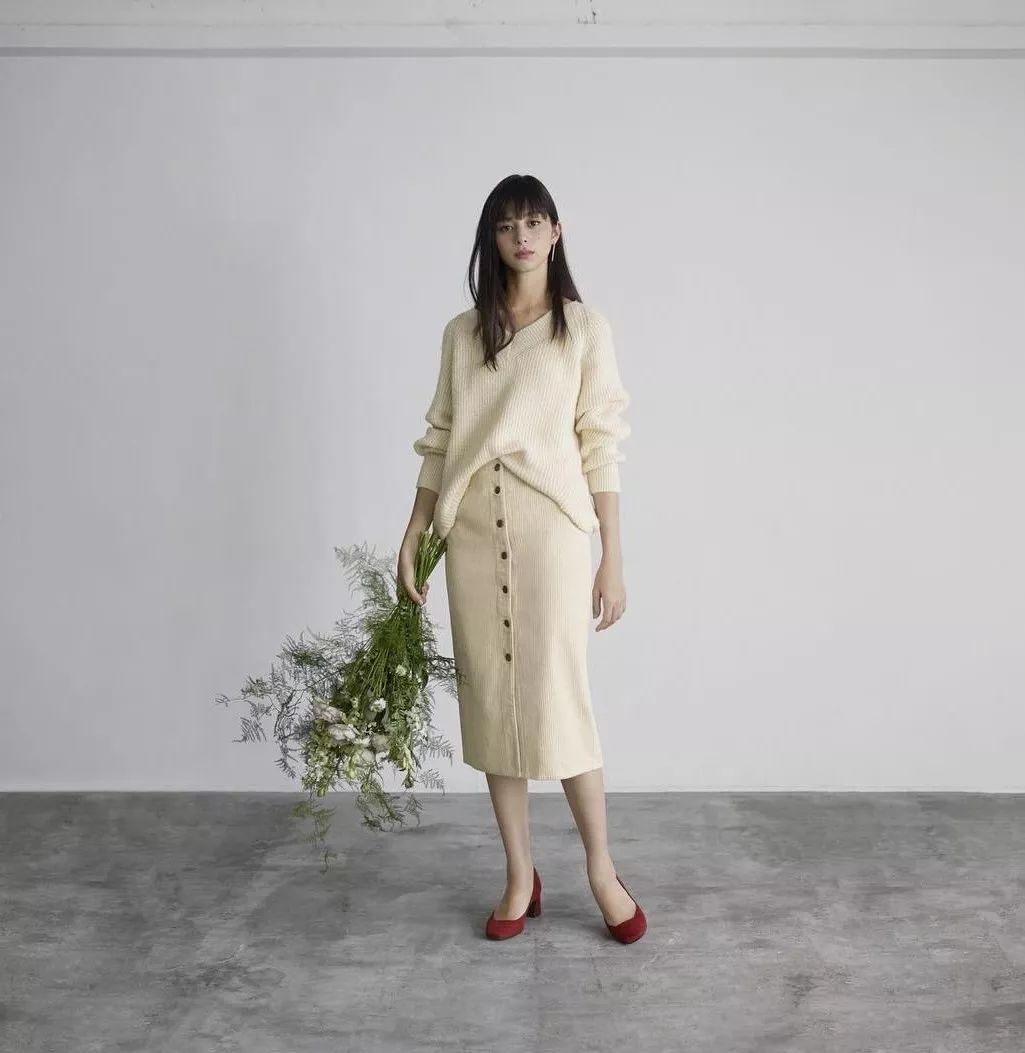 冬天穿的裙子便宜又有高级感,冬季哪些裙子比较轻盈又好穿