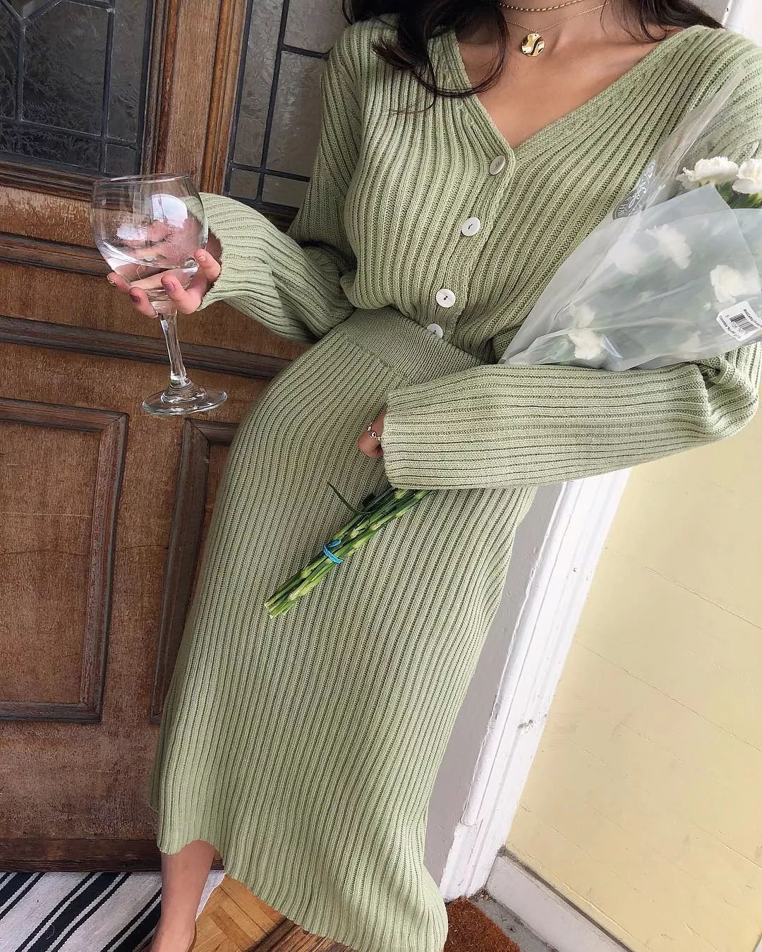 冬天穿的裙子便宜又有高级感,冬季哪些裙子比较轻盈又好穿