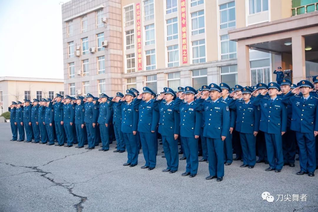 做薪火相传举旗人：北部战区空军部队庆祝空军成立69周年