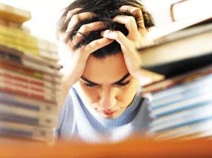 教练车整齐的排成一排,教练车整齐的排成一排壮观