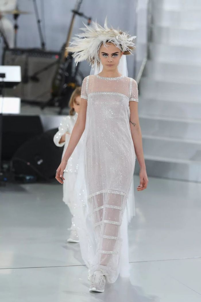 墨丘利送给女士们的鞋