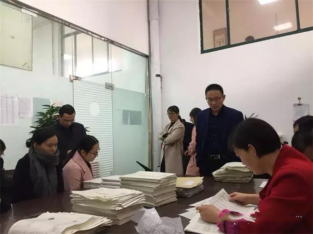 固始县永和高中高二中段考试总结分析与表彰