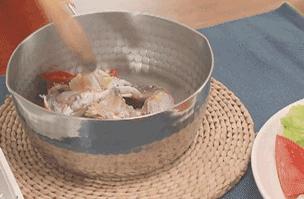 如果厨房只买四口锅买什么锅好呢,如果厨房只剩一个锅你留哪个