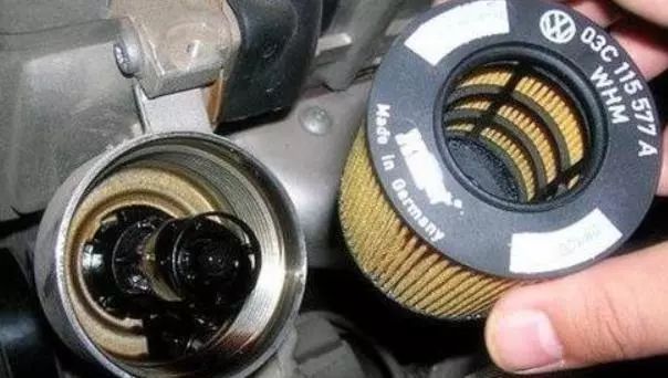 半合成与全合成机油可以混合用吗,全合成机油好坏区分