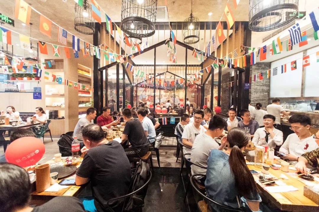 征服千万人的聚点串吧,又玩了什么,稳稳hold住了年末聚会商机