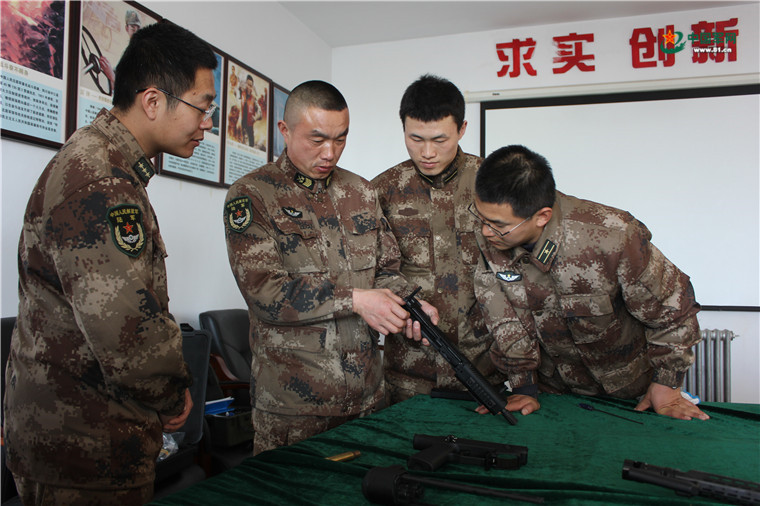 一级军士长在地方相当于什么级别,一级军士长当兵30年退伍费多少