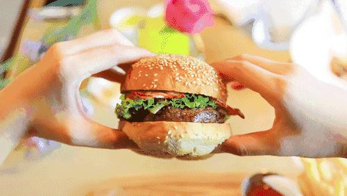 17岁少女抽出粉红色的血,瞬间凝固差点丢命!原因竟是3年前开始……