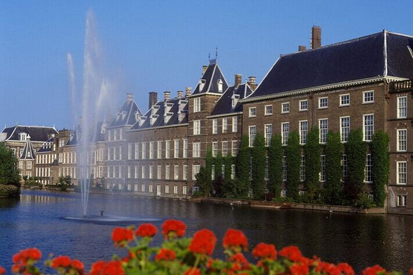荷兰海牙皇宫,肃穆城市