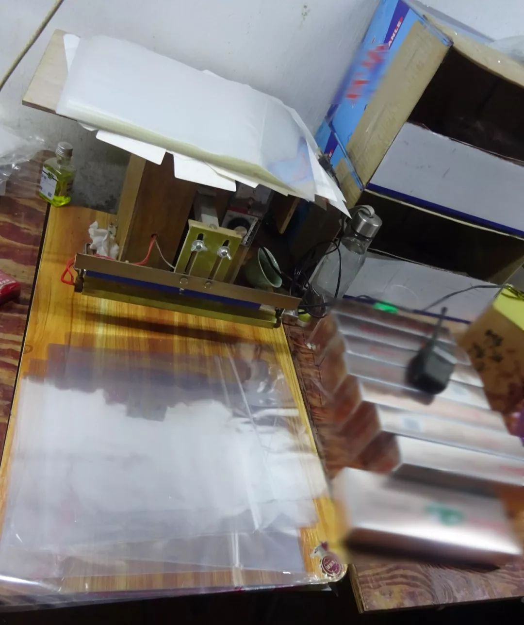 假烟生产窝点,制售假烟团伙横跨三省作案