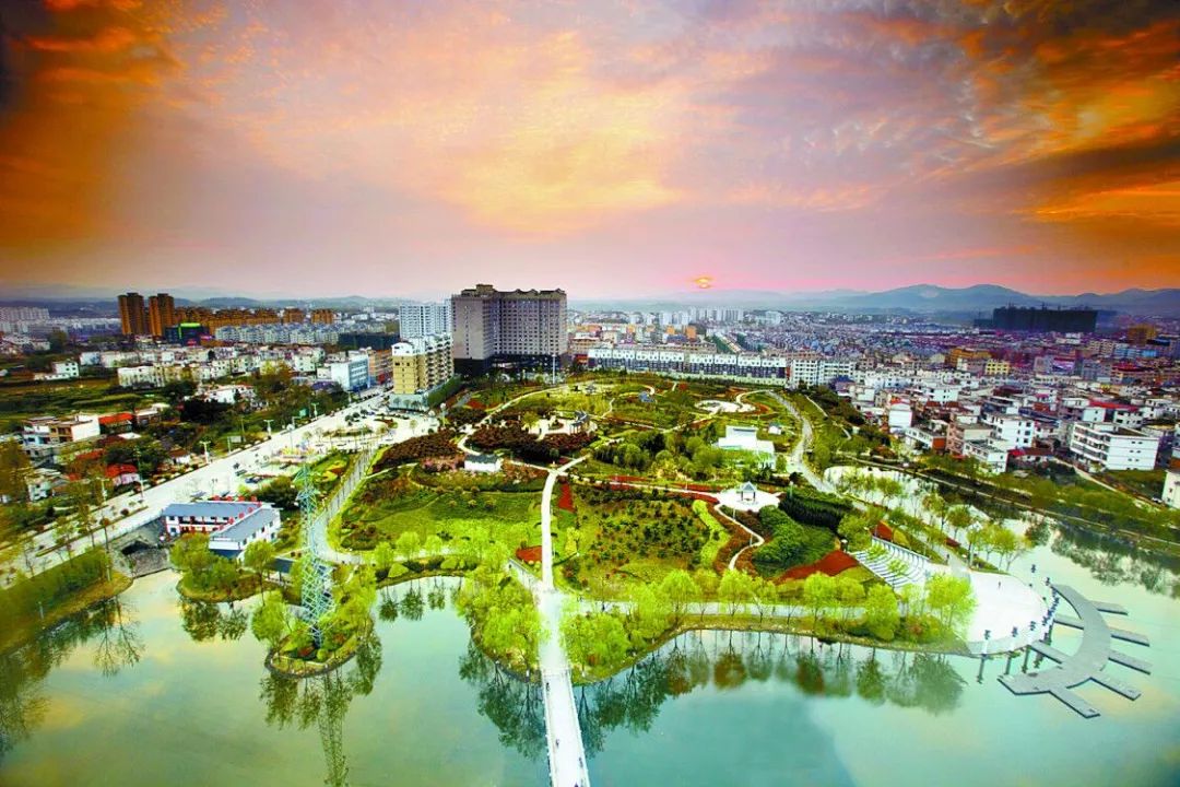 「特刊」县委书记和县长在《信阳日报》上各写了一篇署名文章！他们都是怎么夸商城的？瞧瞧~