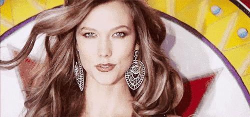 哈妮克孜直播说美貌,哈妮克孜谈自己颜值