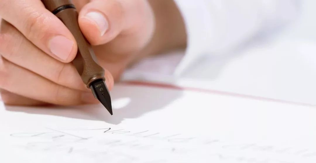 为什么以前用很普遍的钢笔,为什么越来越多的人使用钢笔