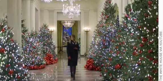 特朗普差点吓中风了，老婆搞的圣诞装潢不忍直视｜双语热点