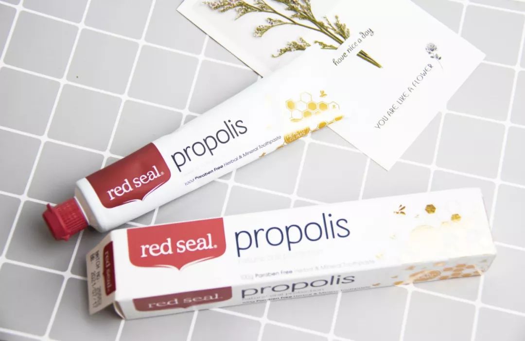 花了1300元做了一个牙冠,花了两万块钱做的牙齿