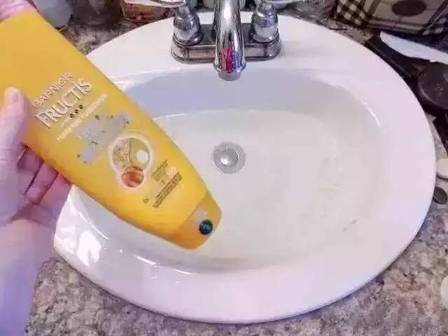 衣服缩水变形,纯羊毛衣服洗缩水变形了怎么补救