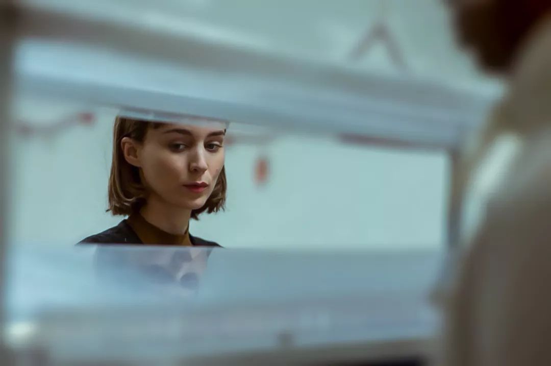 千万不要撩女友闺蜜,喜欢发朋友圈的女人好撩不