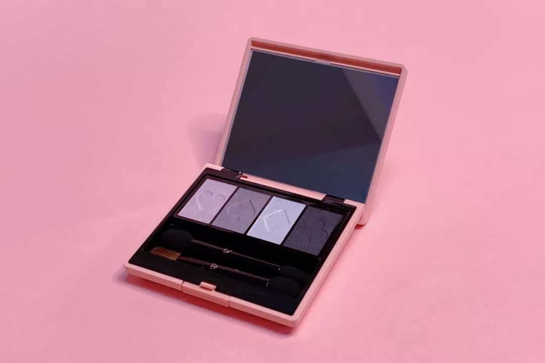 恃美行凶在线抢钱｜CPB圣诞限量系列美得不！合！法！