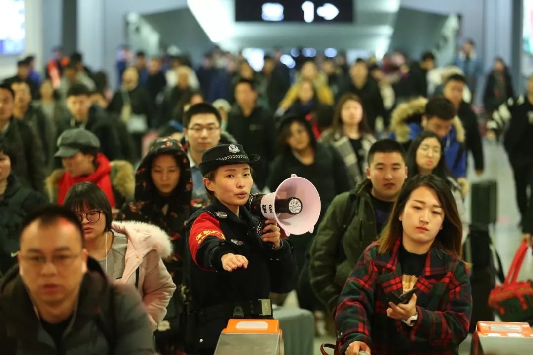 过年回老家的火车票,过年回家的火车票好抢票吗