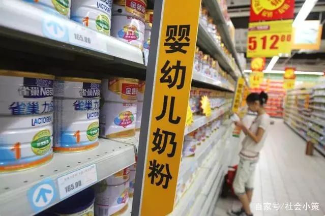 洋奶粉的危害有多大,进口奶粉引起婴儿不适