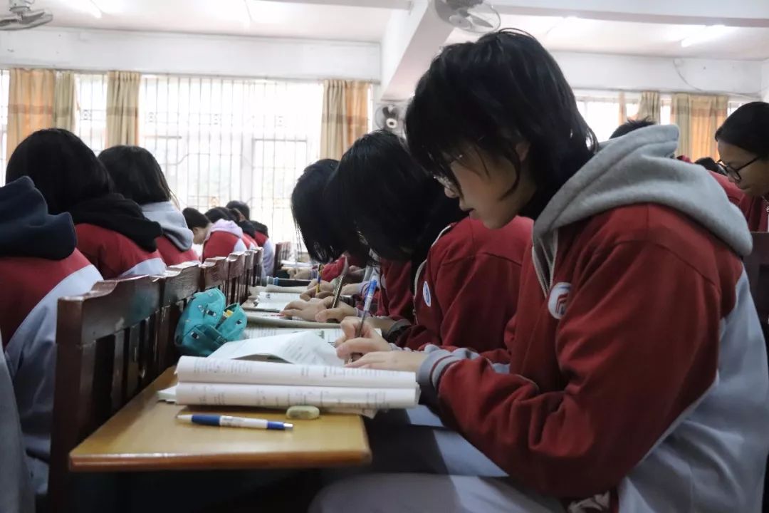 立足教研打造高效课堂,创新教研方式打造高效课堂