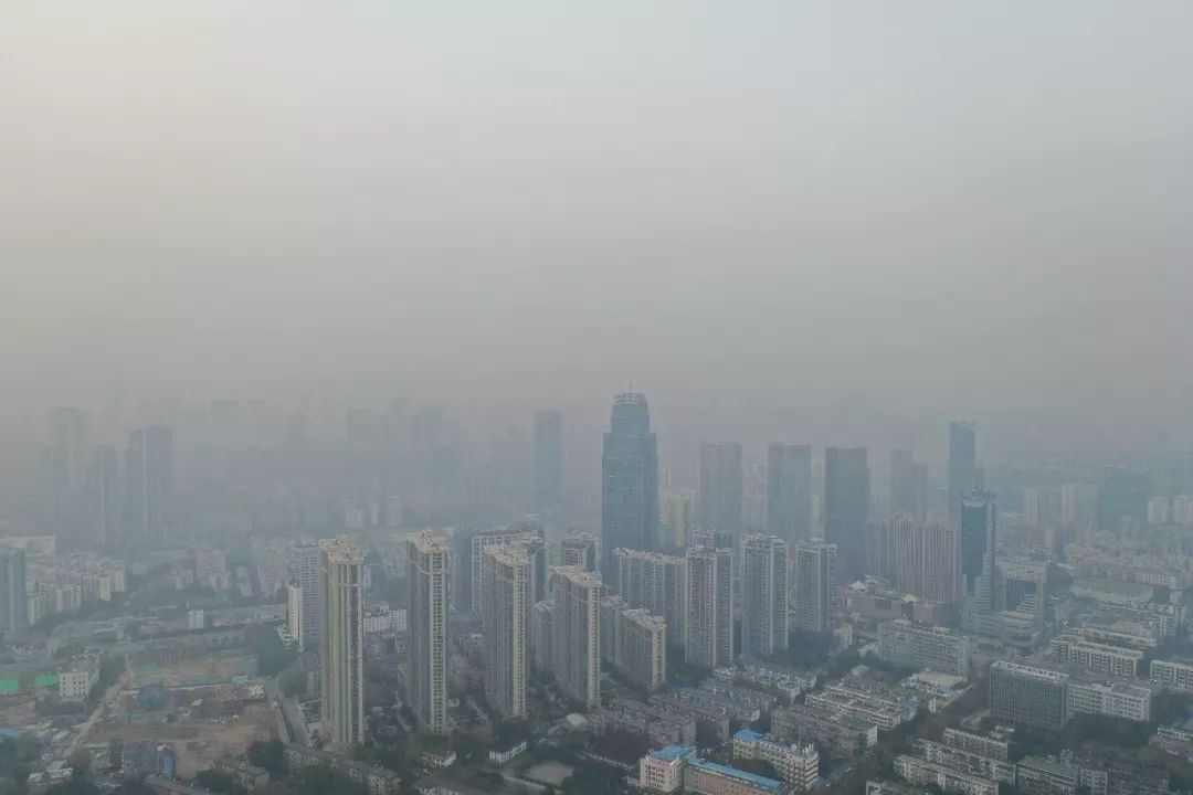 23岁姑娘上班时突然眼睛巨痛,年轻人眼睛痛睁不开