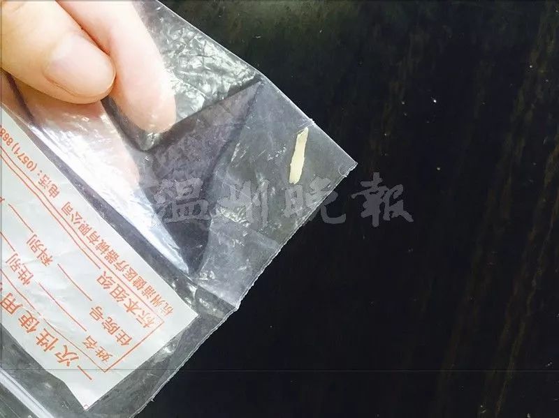 吃烧烤喉咙被竹签刺了一下怎么办,吃完火锅嗓子痛26岁姑娘遭遇夺命