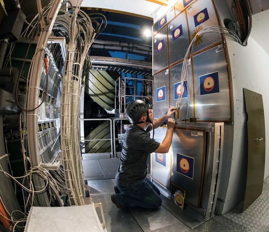 磁铁可以只有一个极吗,磁铁能吸住一切金属吗