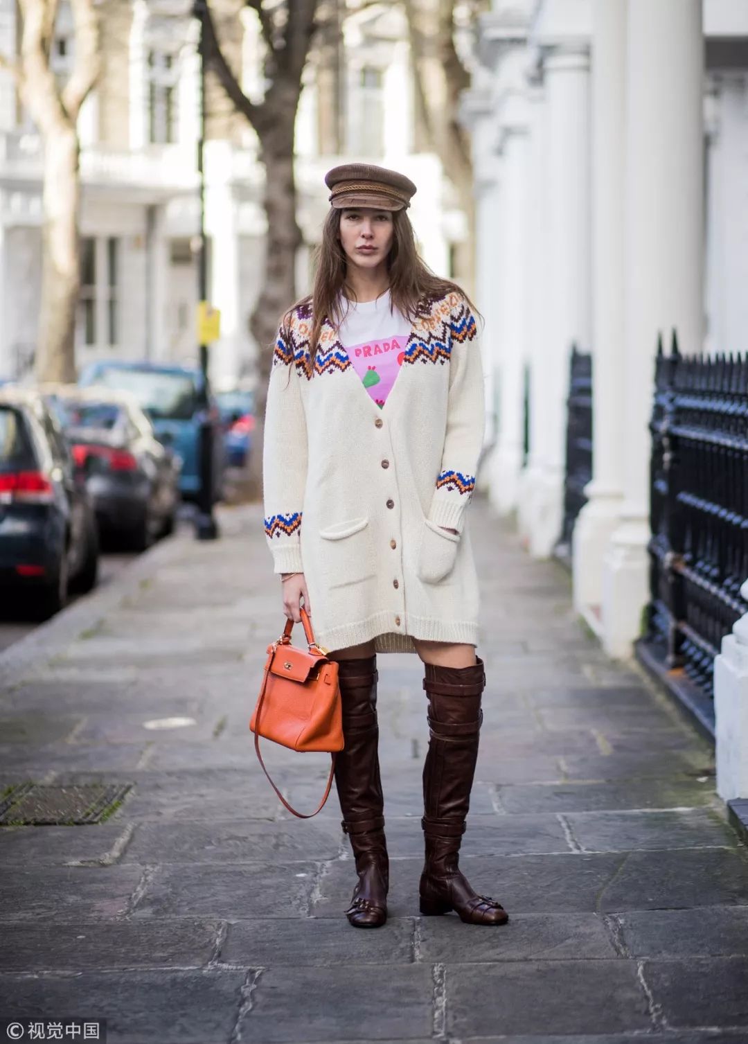 v领毛衣显脖子长吗,v领毛衣和圆领毛衣哪个显脸小