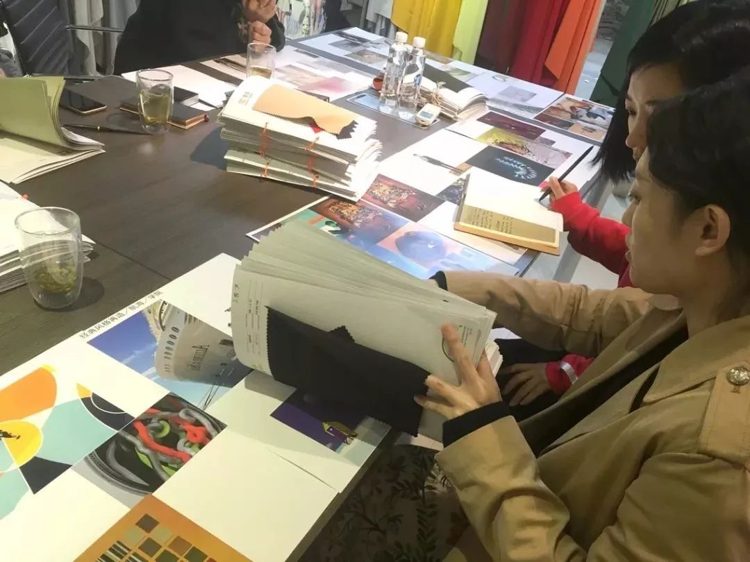 春季面料开发趋势,展望今后服装面料趋势