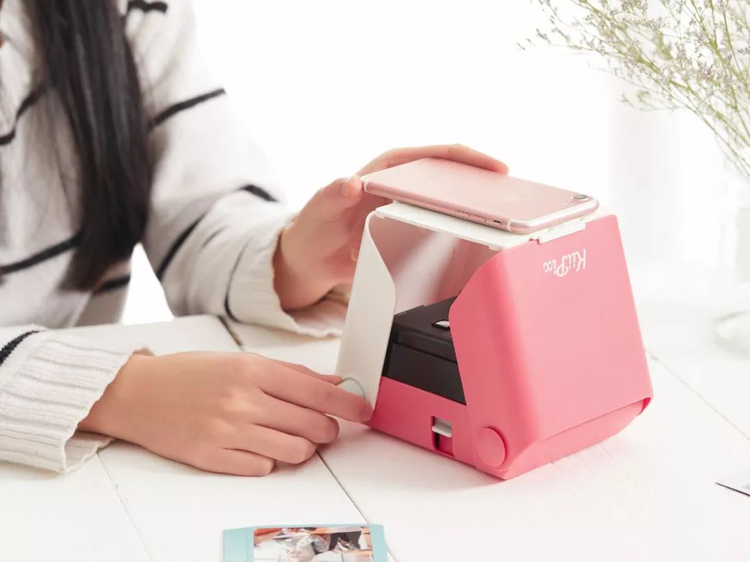 神奇的技术照片可以通过手机打印,老外手机扫码打印照片的机器