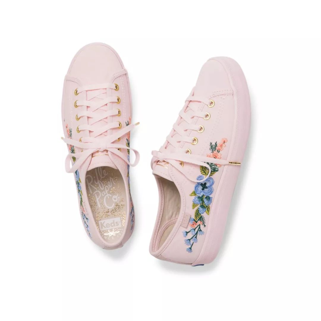 今年流行的小粉鞋,今年流行小粉鞋