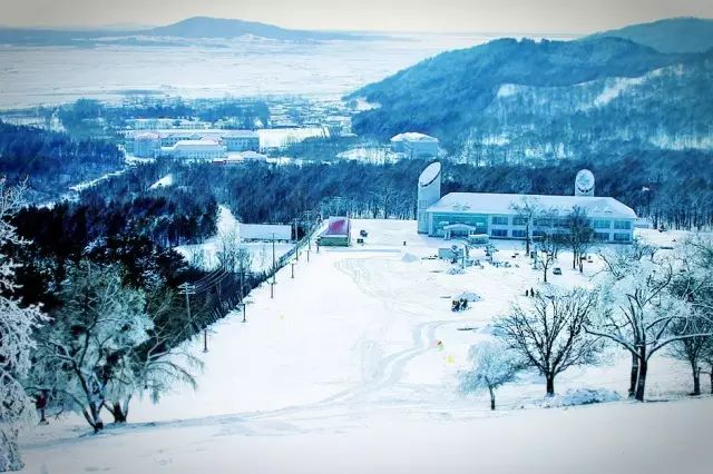 29.9元！雪圈+滑雪全天不限时4S级雪场高品质！