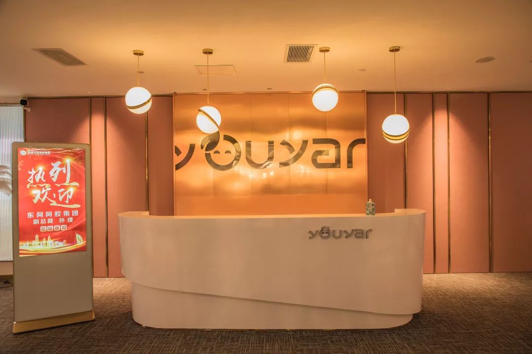 “暖心圣诞，有颜献礼”丨雅诗兰黛圣诞礼盒、Dior香水套装、DHC唇膏免费送！一场美妆风暴正在来袭！