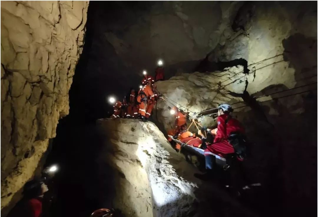 贵州消防跨区域高空横向救援演练,消防救援支队演练直播回放
