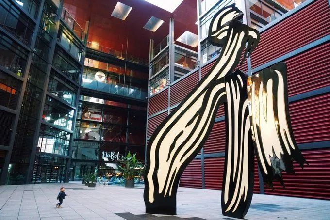 这座城市文艺到骨子里，只当它是西班牙之旅中转站未免太可惜