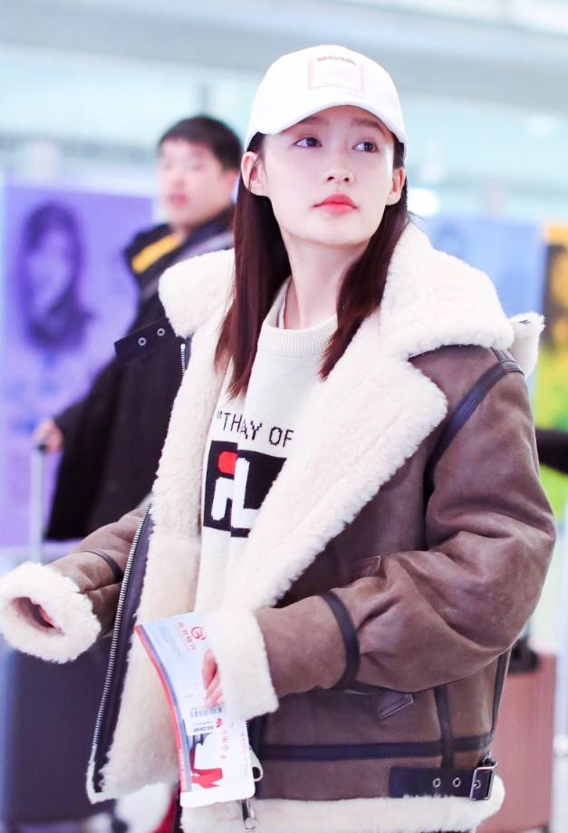 李沁穿衣太潮了,李沁穿搭简约