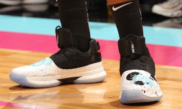 哈雷尔穿搭出场,哈雷尔穿锐步